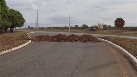 V Deo Moradores De Brazl Ndia Reclamam De Transtornos Causados Por