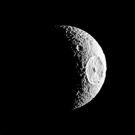 Saturn's "Death Star" moon, Mimas, has a very young global ocean ...