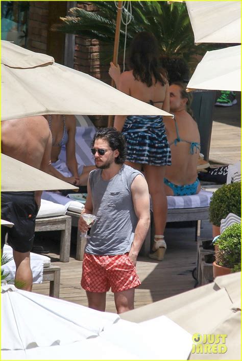 Kit Harington Goes Shirtless Bares Ripped Body Again In Rio Photo 3545905 Kit Harington