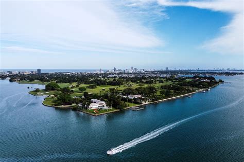 Jeff Bezos Buys Rd House On Florida S Billionaire Bunker Island