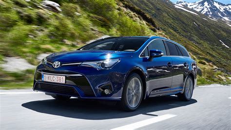 New Toyota Avensis estate 2015 review | | Auto Express