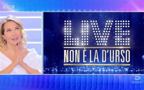 Live non è la D Urso 26 gennaio Luigi Favoloso ospite anticipazioni