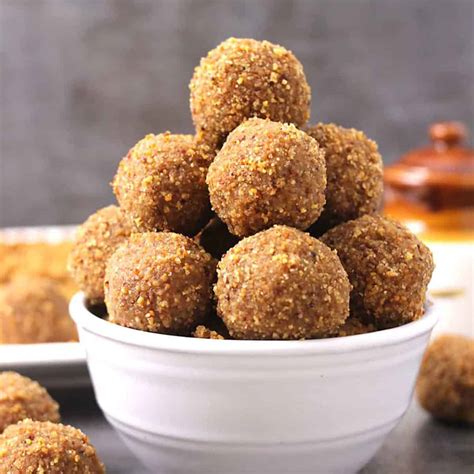 Sunnundalu Urad Dal Laddu Recipe Cook With Kushi