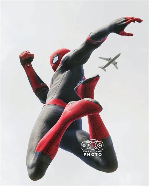 Where Does The Suit Look Better In Game Or In Movie In My Opinion In