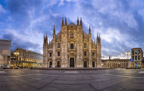 Milan Italy Wallpapers Top Free Milan Italy Backgrounds Wallpaperaccess