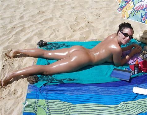 Lady On A Bare Skin Rug Porn Pic