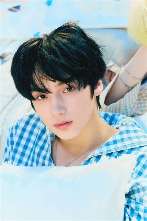 The Dream Chapter ETERNITY Concept Photo Starboard Txt Kai