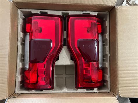 Ford Oem Tail Lights 2017 2019 F250f350f450 Square1 Offroad