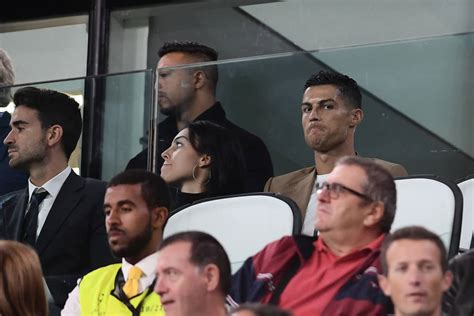 Cristiano Ronaldo nega acusações de estupro em suas redes sociais