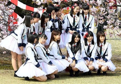 写真特集：「桜を見る会」著名人ら1万人超が出席 写真特集613 毎日新聞