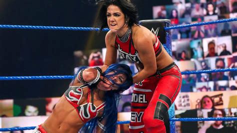 Bayley brutalizes Sasha Banks: SmackDown, September 4, 2020 | WWE