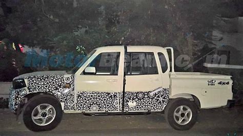 2016 Mahindra Scorpio Getaway spotted testing - CarWale