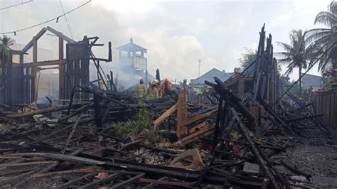 Api Yang Membakar RM Ampera Padam Bangunan Ludes Rata Tanah