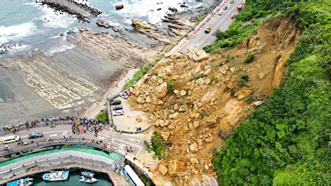 基隆潮境公園山崩 波及9車 2人受傷 生活 自由時報電子報