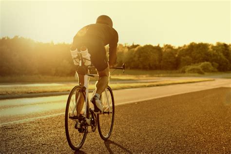Krasse Studie für Radsportler: Mit Bierbauch radelt man schneller