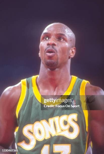 56 Seattle Supersonic Vincent Askew Stock Photos, High-Res Pictures ...