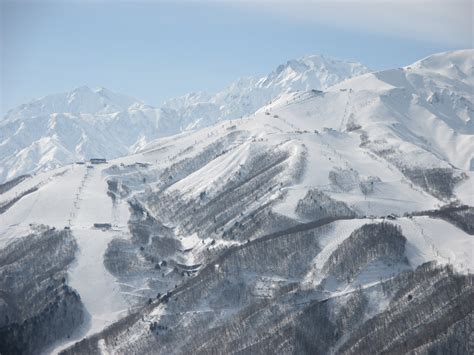 白馬八方尾根スキー場の紹介と鹿島槍ヶ岳と五竜岳の眺望です。 亜甲中玄「むしろごやの行者の運命鑑定（玄上せんせーのブログ）」