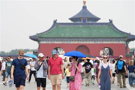 China Catat Lonjakan Wisatawan Mancanegara Usai Penerapan Kebijakan