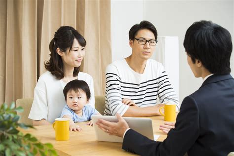 住宅ローンは何歳までに申し込むべき？借りる前にチェックすべきポイントも解説 住宅ローン【フラット35】ならファミリーライフサービス