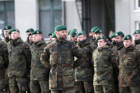 Slobodna Dalmacija Zveckanje Oru Jem Etiri Nato Ve Bojne Snage