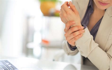 Wrist Pain Treatment Vancouver | Vancouver Chiropractor