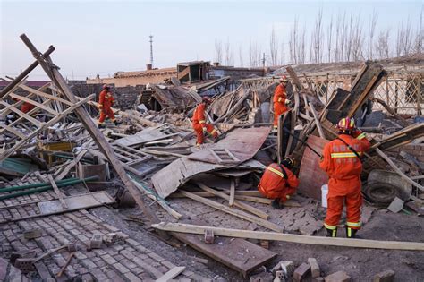 Quake Causes Damage Injuries In Chinas Xinjiang Region The