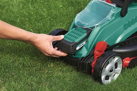 Bosch Rotak 32 LI Review High Power Cordless Mower