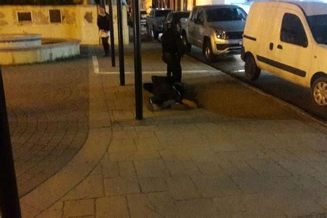 Persecuci N En Pleno Microcentro Detienen A Dos Arrebatadores Que Le