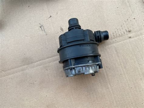 DODATKOWA POMPA POMPKA WODY 8600442 BMW F87 M2 F80 M3 F82 M4 F30 F32