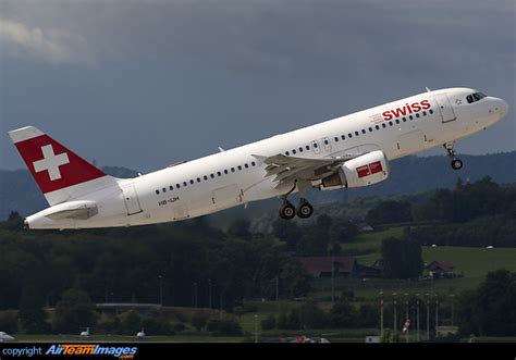 Airbus A320 214 Swiss International Air Lines HB IJH AirTeamImages