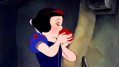 Snow White And The Seven Dwarfs Snow Whites Bites The Appleevil