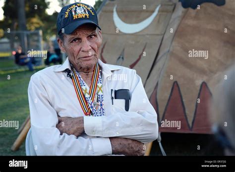 Marina Nativo Americano Y Veterano De La Segunda Guerra Mundial Paul