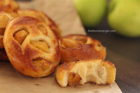 Brioches sans beurre aux pommes caramélisées