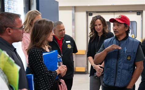 Pacific Air Forces’ command team spouses engage with Andersen AFB ...