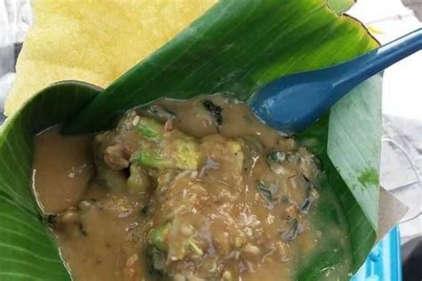 Resep Pecel Semanggi Khas Surabaya Yang Rasanya Khas Banget