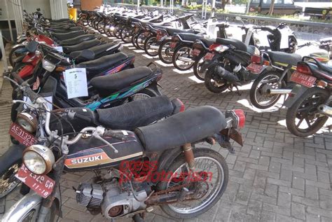 Pemkab Madiun Akan Lelang Kendaraan Dinas Bermotor Press Photo