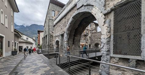 La Maestosa Porta Pretoria Ad Aosta Tra Imponenza E Suggestioni Storiche