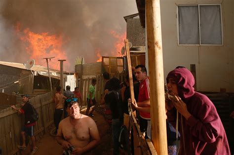 Regresan A Sus Hogares 6000 Evacuados Por Incendio En Viña Del Mar