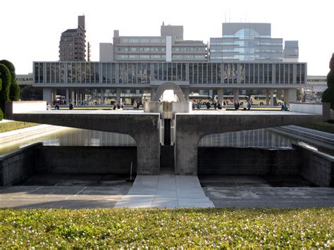 Hiroshima Peace Memorial Museum - Data, Photos & Plans - WikiArquitectura