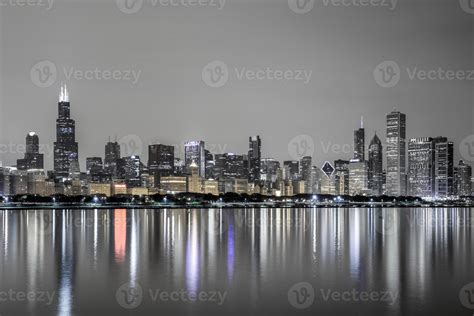 Chicago Skyline at Night 16169125 Stock Photo at Vecteezy