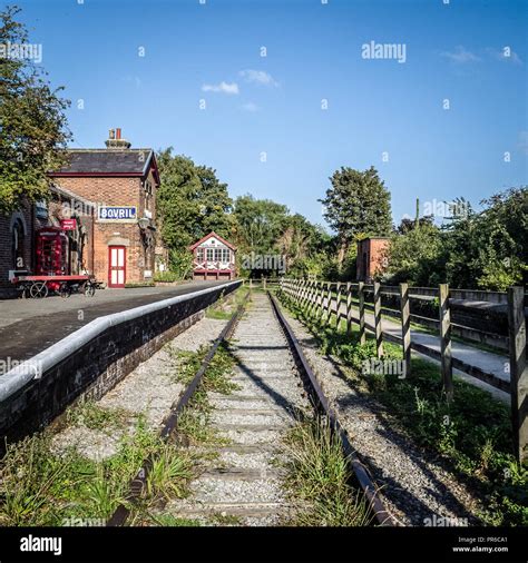 Hadlow Road Railway Station Willaston Wirral Uk Hi Res Stock