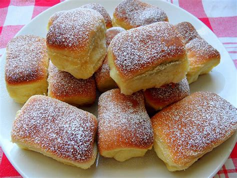 Kynuté buchty s mákem tvarohem ořechy nebo povidly NejRecept cz