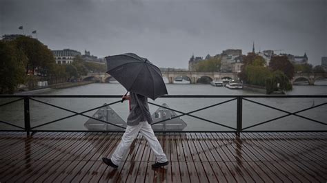 Crues En Seine Et Marne La Mont E Des Eaux Du Grand Morin Va