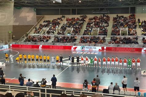 Futsal Benfica goleia SC Braga depois de começar a perder e está na