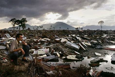 Ce D Cembre L Asie Comm More Les Vingt Ans Du Tsunami De Le