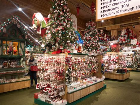 Guide to Visiting Bronner's: The World's Largest Christmas Store ...