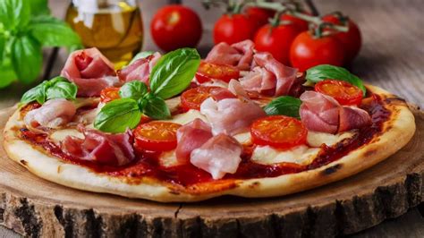 Recette Pizza Au Jambon Cru Tomates Et Mozzarella Youtube