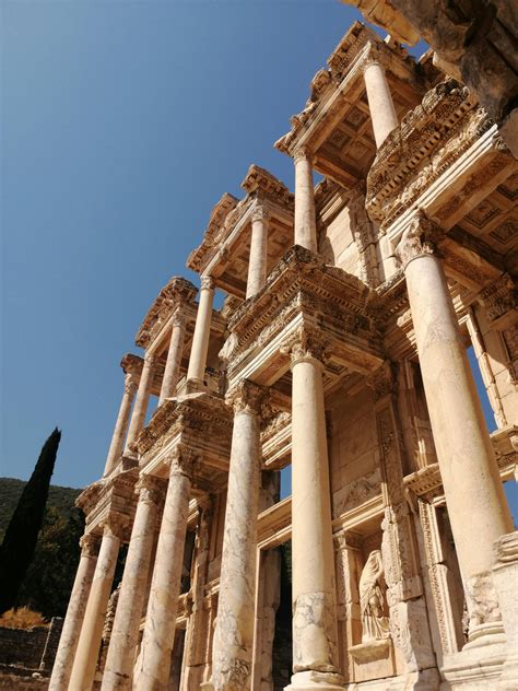 Mausoleum of Hadrian Cylindrical Building in Rome · Free Stock Photo