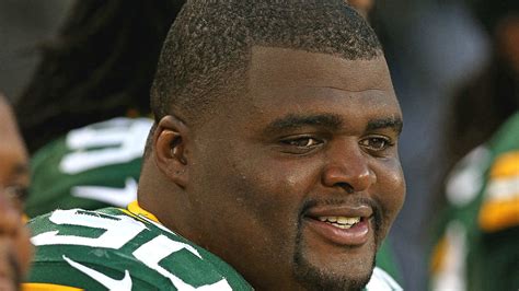 B.J. Raji leaves football despite 'very nice' offer from Packers ...