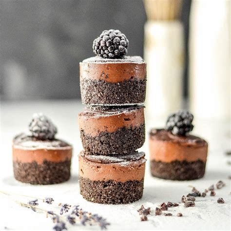 Mini No Bake Vegan Chocolate Cheesecakes Are A Simple Elegant Dessert Vegan And Dairy Free With